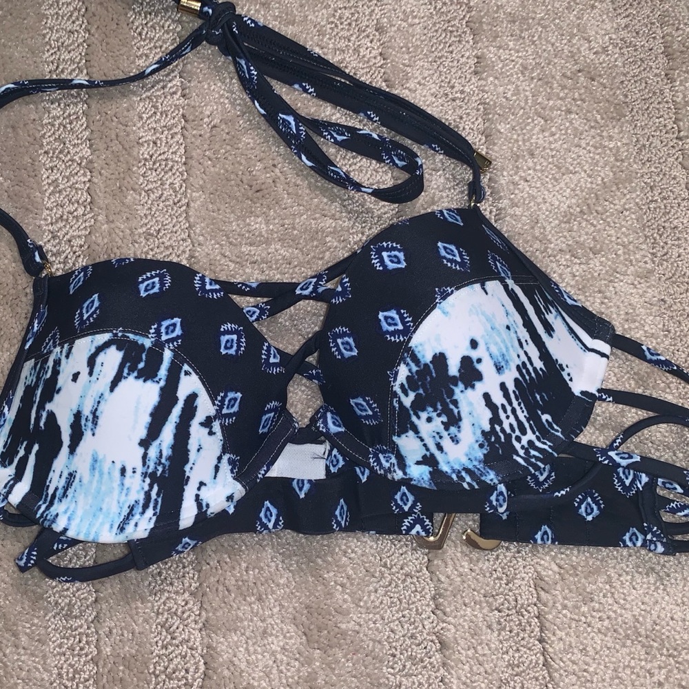 Abercrombie blue patterned swimsuit top